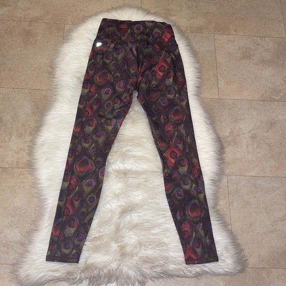 Fabletics Peacock Feather Print Legginsg - Picture 4 of 7